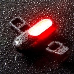 Eclairage Sécurité LED Vélo XenLed RB16, Rechargeable USB , étanche, 5 modes - Fixation Clips + Strip