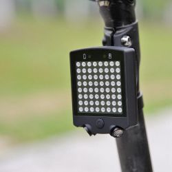 Feu Arrière LED Vélo W3, avec télécommande controle guidon, étanche, Rechargeable