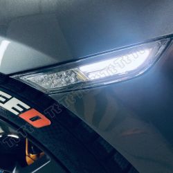 Nissan GTR R35 2007 bis 2021 LED-Seitenblinker + LED-Tagfahrlicht – Rauchversion – Plug&Play – Repeater