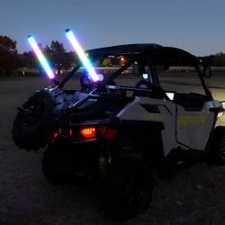 Kit 2x Whip Lights LED RGB XENLED 60 cm – Antennes lumineuses spiralées avec drapeaux, application Bluetooth et télécommande